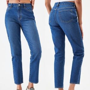 PacSun Dark Wash Mom Jeans! Size 28. New with tags